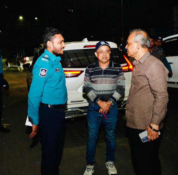 আইনশৃঙ্খলা বাহিনীকে সজাগ ও সতর্ক থাকার নির্দেশ স্বরাষ্ট্র উপদেষ্টার