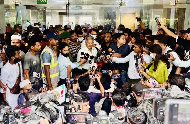 দগ্ধ রোগীদের চিকিৎসার জন্য সিঙ্গাপুরের সাথে যোগাযোগ করা হচ্ছে - শ্রম ও কর্মসংস্থান এবং নৌপরিবহন উপদেষ্টা