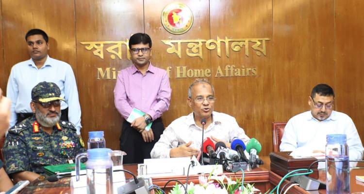 ৫ আগস্ট নিয়ে সরকার সতর্ক অবস্থানে রয়েছে - স্বরাষ্ট্র উপদেষ্টা