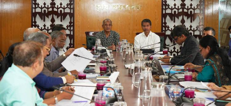 রাজনৈতিক দলের নেতাকর্মীদের অবৈধ সুবিধা দিলেই পুলিশের বিরুদ্ধে ব্যবস্থা  - স্বরাষ্ট্র উপদেষ্টা