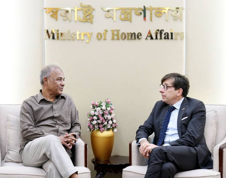 ফায়ার সার্ভিসের সক্ষমতা বৃদ্ধিতে ফ্রান্সকে সহযোগিতার আহ্বান স্বরাষ্ট্র উপদেষ্টার