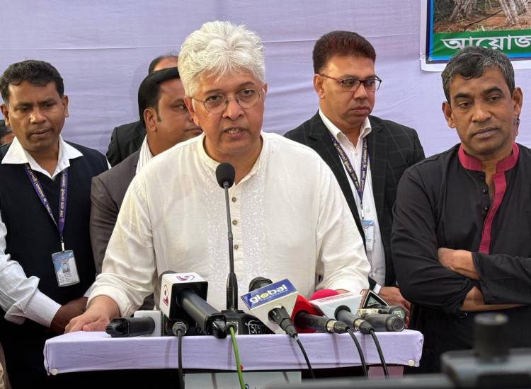 দেশে উৎপাদিত চিনি গুদামে মজুত থাকলে বাইরে থেকে চিনি আমদানি করা হবে না - শিল্প উপদেষ্টা