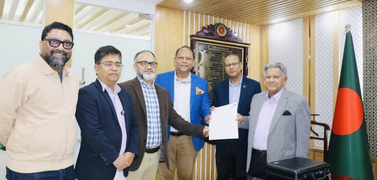 বাংলাদেশ শ্রমিক কল্যাণ ফাউন্ডেশনে রবি আজিয়াটা পিএলসির চেক হস্তান্তর