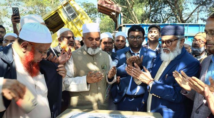 প্রান্তিক জনগোষ্ঠীর দোরগোড়ায় স্বাস্থ্যসেবা পৌঁছে দিতে কাজ করছে সরকার -ধর্ম উপদেষ্টা