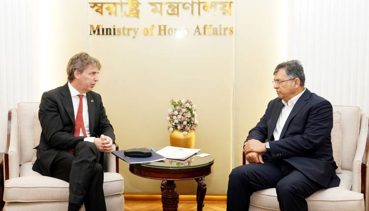 স্বরাষ্ট্রমন্ত্রীর সাথে সুইডেনের রাষ্ট্রদূতের সাক্ষাৎ