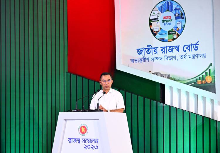 ফ্যাসিবাদমুক্ত বাংলাদেশে এবার ঘুরে দাঁড়ানোর পালা: প্রধানমন্ত্রী