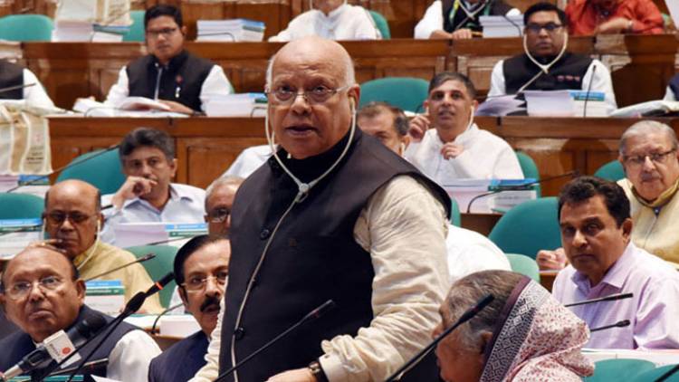 সংসদে তোপের মুখে অর্থমন্ত্রী