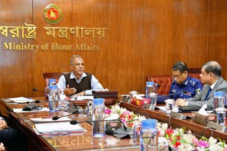 অনলাইন অ্যাপ চালু বিদেশিদের Visa on Arrival (VoA) প্রাপ্তিকে দ্রুত ও সহজতর করবে - স্বরাষ্ট্র উপদেষ্টা 