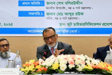 সরকার প্রান্তিক তাঁতিদের টিসিবি'র অন্তর্ভুক্তির চিন্তাভাবনা করছে -বস্ত্র ও পাট উপদেষ্টা