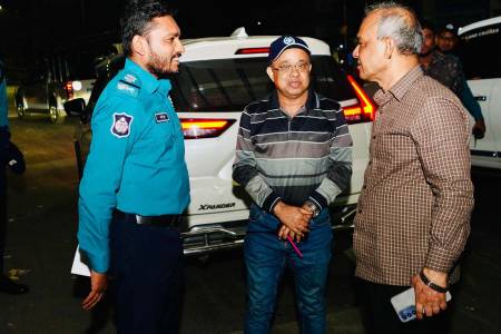 আইনশৃঙ্খলা বাহিনীকে সজাগ ও সতর্ক থাকার নির্দেশ স্বরাষ্ট্র উপদেষ্টার