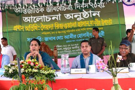 শাল গাছ লাগানো, সীমানা চিহ্নিতকরণ কাজের উদ্বোধন করলেন পরিবেশ উপদেষ্টা