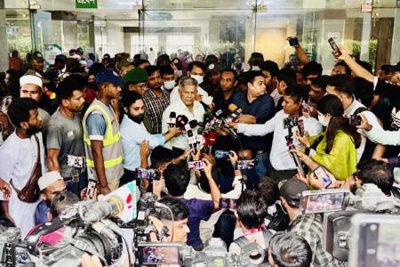 দগ্ধ রোগীদের চিকিৎসার জন্য সিঙ্গাপুরের সাথে যোগাযোগ করা হচ্ছে - শ্রম ও কর্মসংস্থান এবং নৌপরিবহন উপদেষ্টা