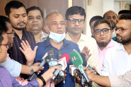 ৫ আগস্ট ঘিরে কোনো ধরনের নিরাপত্তা শঙ্কা নেই : স্বরাষ্ট্র উপদেষ্টা