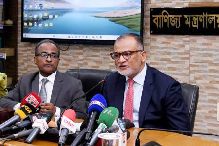 বাণিজ্য সক্ষমতা বাড়াতে বিভিন্ন দেশের সাথে সংযুক্ত হওয়ার চেষ্টা করা হচ্ছে - বাণিজ্য উপদেষ্টা