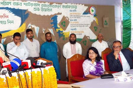 পলিথিন ব্যাগের পরিবর্তে সাশ্রয়ী মূল্যের পাটের ব্যাগ ব্যবহারে পরিবেশ উপদেষ্টার আহ্বান