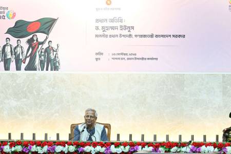 সমাজ ও দেশের উন্নয়নে ভূমিকা রাখতে তরুণদের প্রতি প্রধান উপদেষ্টার আহ্বান