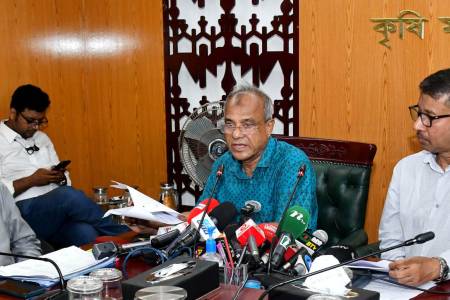 কোন অবস্থাতেই ফসলি জমি নষ্ট করা যাবেনা - কৃষি ও স্বরাষ্ট্র উপদেষ্টা