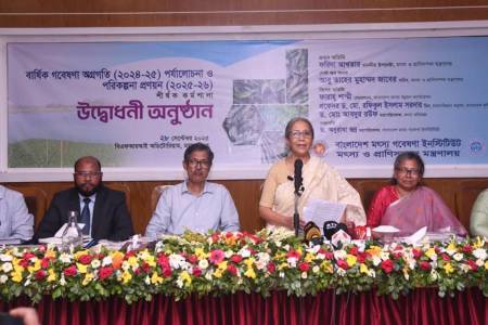 মৎস্য সম্পদ রক্ষায় সমুদ্রে অতিআহরণ নিয়ন্ত্রণে বিধিবদ্ধ পদক্ষেপ নেবে সরকার -মৎস্য ও প্রাণিসম্পদ উপদেষ্টা
