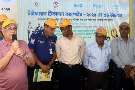 টাইফয়েড ভ্যাকসিনের বার্তা সকলের মধ্যে ছড়িয়ে দিতে হবে - দুর্যোগ ব্যবস্থাপনা ও ত্রাণ উপদেষ্টা