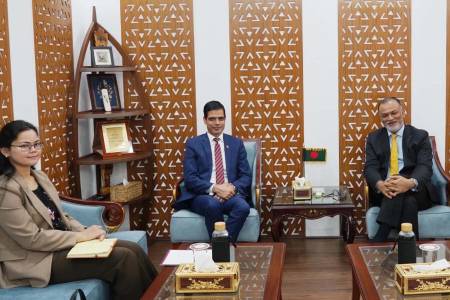 বাণিজ্য উপদেষ্টার সাথে নেপালের রাষ্ট্রদূতের বৈঠক