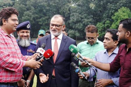 কার্গো ভিলেজের অগ্নিকাণ্ডের তদন্ত প্রতিবেদন প্রকাশ করবে সরকার  - বাণিজ্য উপদেষ্টা