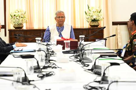 মাইলস্টোন দুর্ঘটনার তদন্ত প্রতিবেদন প্রধান উপদেষ্টার কাছে জমা