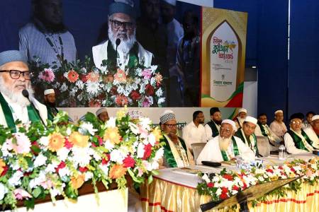 নারীদেরকে পিছনে রেখে আমরা এগিয়ে যেতে পারব না  - ধর্ম উপদেষ্টা