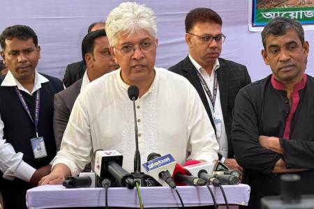 দেশে উৎপাদিত চিনি গুদামে মজুত থাকলে বাইরে থেকে চিনি আমদানি করা হবে না - শিল্প উপদেষ্টা