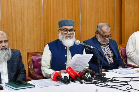 বায়তুল মোকাররম মসজিদে ইবাদতবান্ধব ধর্মীয় আবহ তৈরি হয়েছে  - ধর্ম উপদেষ্টা