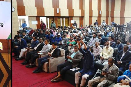 সাংবাদিকদের কল্যাণে প্রয়োজনীয় সকল উদ্যোগ নেবে সরকার  -তথ্য ও সম্প্রচার উপদেষ্টা