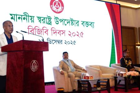 সীমান্ত সমস্যা সমাধানে বিজিবিকে যোগ্যতার পরিচয় দিতে হবে :স্বরাষ্ট্র উপদেষ্টা