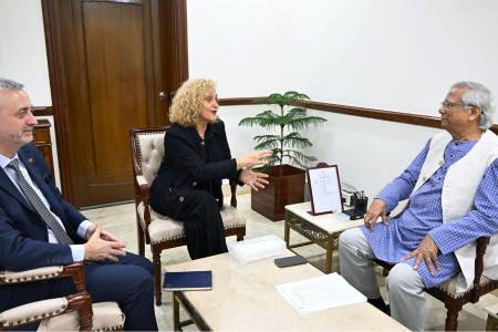 ইইউ’র সঙ্গে দ্রুত এফটিএ নিয়ে আলোচনা শুরুর আহ্বান প্রধান উপদেষ্টার