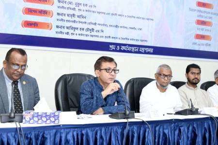 শ্রমিকদের বড় অংশ এখনও অনানুষ্ঠানিক, আনুষ্ঠানিক কাঠামোয় আনার তাগিদ বাণিজ্যমন্ত্রীর