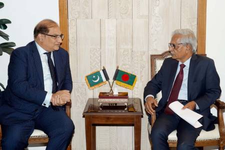 সংস্কৃতি বিষয়ক মন্ত্রণালয়ে মন্ত্রীর সাথে পাকিস্তানের হাইকমিশনারের সাক্ষাৎ