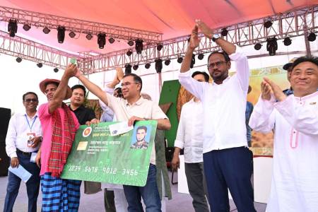 কৃষকদের আত্মনির্ভরশীল ও সচ্ছল করতেই কৃষক কার্ড : প্রধানমন্ত্রী