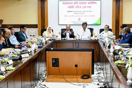 নিরাপদ খাদ্য উৎপাদনে পেস্টিসাইড নিয়ন্ত্রণে কৃষকদের প্রশিক্ষণ দেওয়া হবে  -কৃষি এবং মৎস্য ও প্রাণিসম্পদ মন্ত্রী