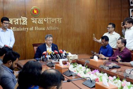 জঘন্য অপরাধের ঘটনায় দ্রুততম সময়ে আইনি পদক্ষেপ গ্রহণ করা হয়েছে -স্বরাষ্ট্রমন্ত্রী