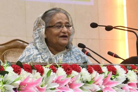 শুধু কেতাবি নয়, জীবনমুখী শিক্ষাগ্রহণ করতে হবে