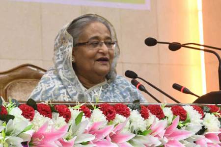 প্রত্যেকেই আবাস-কর্মস্থলে গাছ লাগান, সন্তানদেরও শেখান