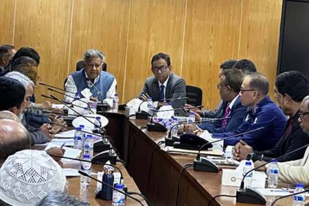 অভ্যন্তরীণ নৌরুটে নিরাপত্তা দেওয়ার জন্য সরকার বদ্ধপরিকর  -  নৌপরিবহন উপদেষ্টা