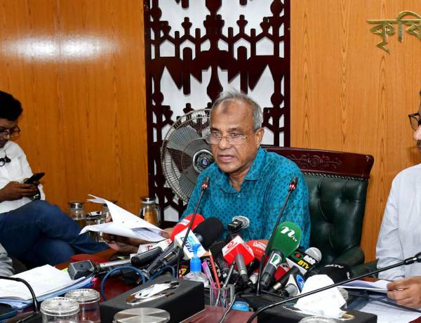 কোন অবস্থাতেই ফসলি জমি নষ্ট করা যাবেনা - কৃষি ও স্বরাষ্ট্র উপদেষ্টা