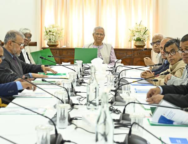 প্রধান উপদেষ্টার নেতৃত্বে দেশের অর্থনৈতিক অগ্রগতি নিয়ে বৈঠক