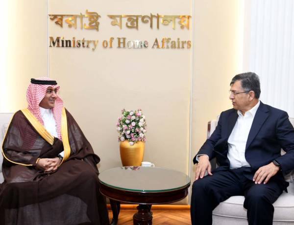 স্বরাষ্ট্রমন্ত্রীর সাথে সৌদি রাষ্ট্রদূতের সাক্ষাৎ