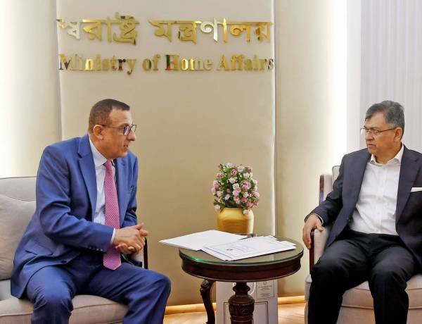 স্বরাষ্ট্রমন্ত্রীর সাথে ফিলিস্তিনের রাষ্ট্রদূতের সাক্ষাৎ