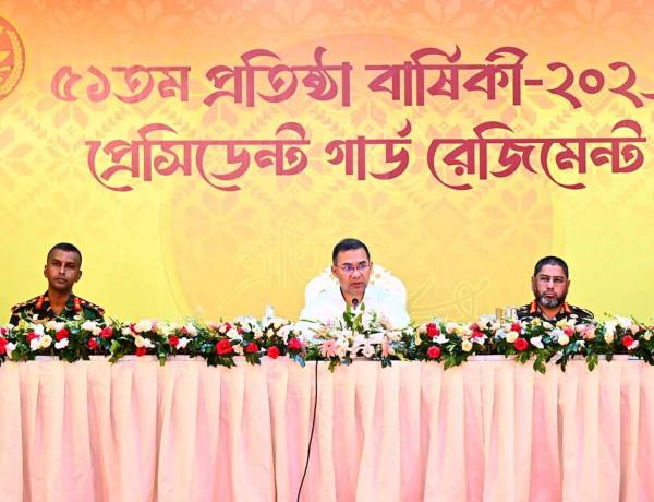নিরাপত্তা কৌশলে সরকারপ্রধানকে জনগণ থেকে দূরে না রাখতে পিজিআরের প্রতি আহ্বান প্রধানমন্ত্রীর